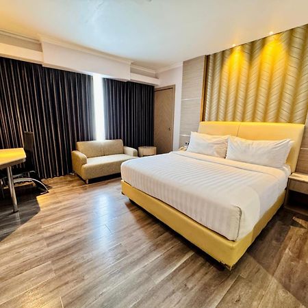 Orchardz Hotel Industri Jakarta Kemayoran Exterior photo