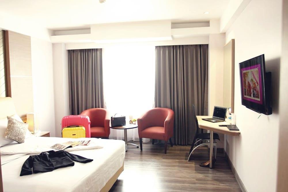 Orchardz Hotel Industri Jakarta Kemayoran Exterior photo
