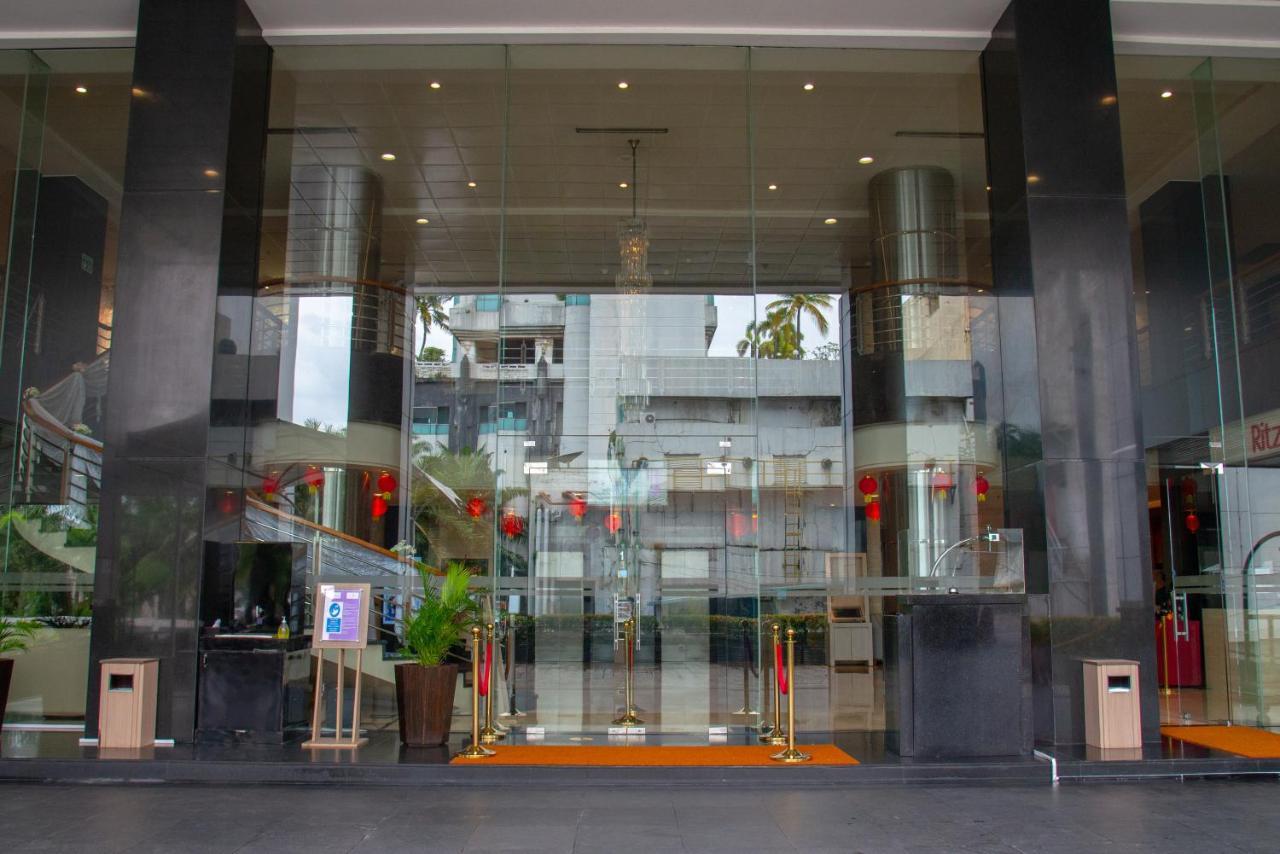 Orchardz Hotel Industri Jakarta Kemayoran Exterior photo