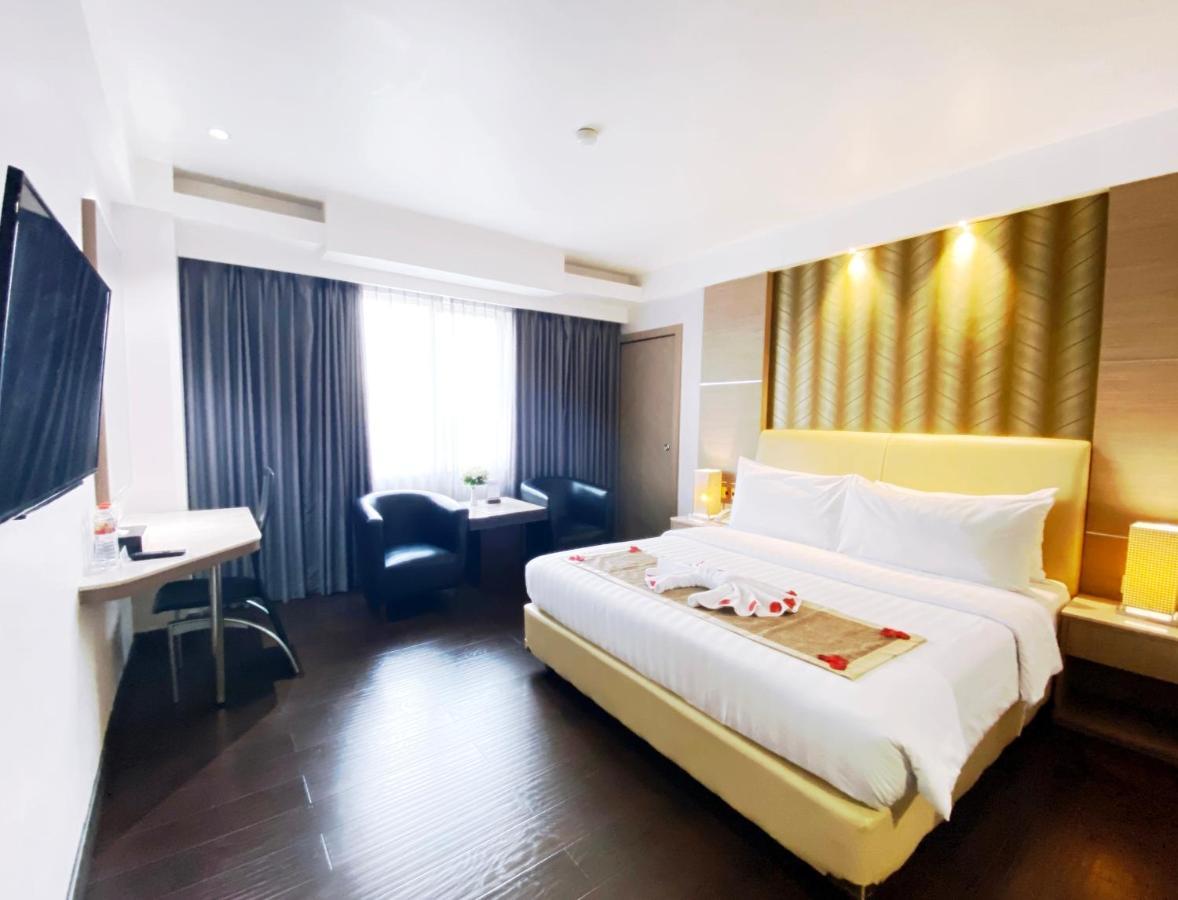 Orchardz Hotel Industri Jakarta Kemayoran Exterior photo