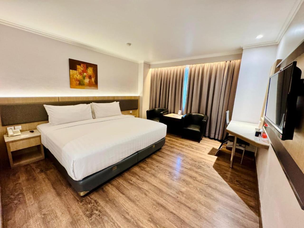 Orchardz Hotel Industri Jakarta Kemayoran Exterior photo
