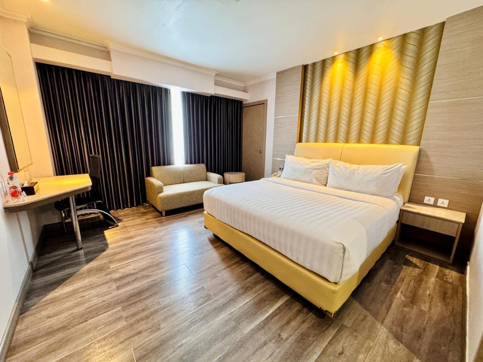Orchardz Hotel Industri Jakarta Kemayoran Exterior photo