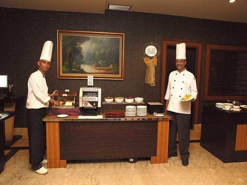 Orchardz Hotel Industri Jakarta Kemayoran Exterior photo
