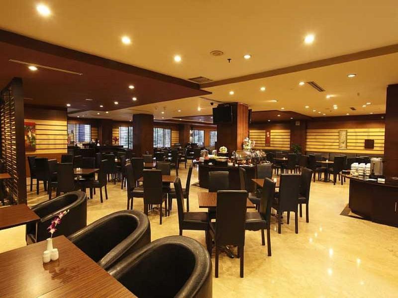 Orchardz Hotel Industri Jakarta Kemayoran Exterior photo