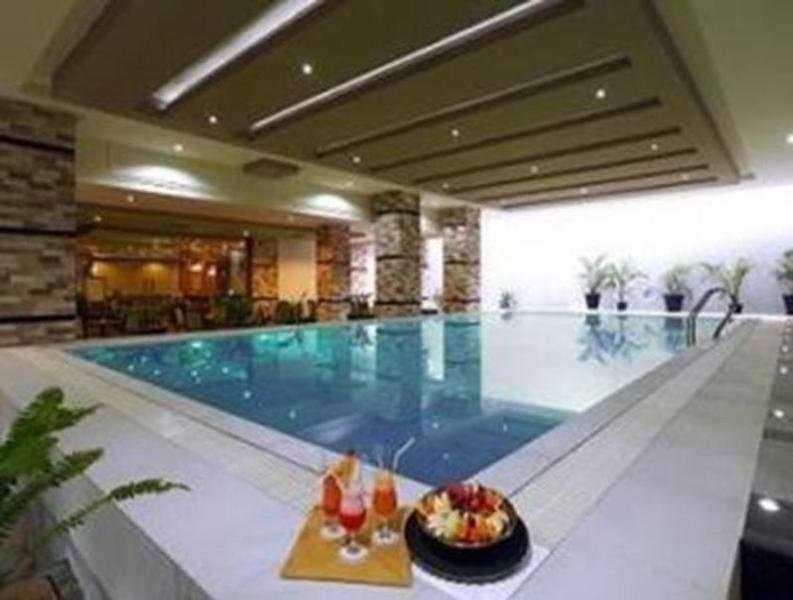 Orchardz Hotel Industri Jakarta Kemayoran Exterior photo