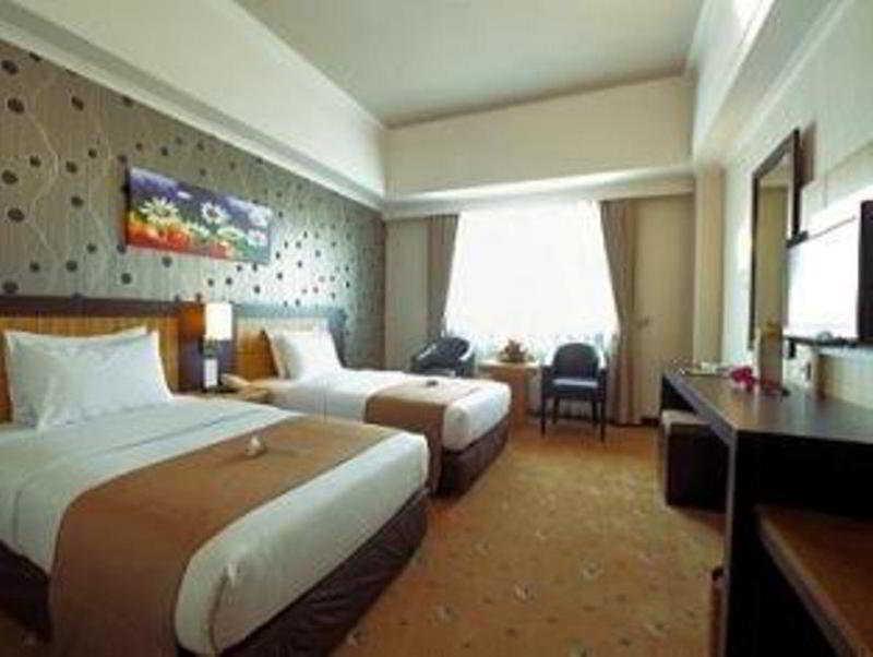 Orchardz Hotel Industri Jakarta Kemayoran Exterior photo
